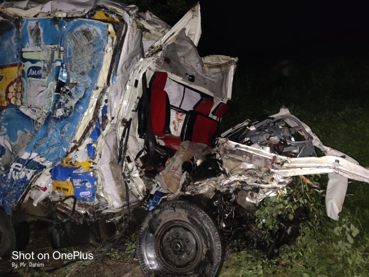 अपघातामध्ये ट्रक चालकाचा होरपळून मृत्यू झाला तर टँकरमधल्या एकालाही जीव गमवावा लागला. पोलीस आणि मलकापूरमधील अग्निशमन दलाने ट्रकला लागलेली आग विझवली.