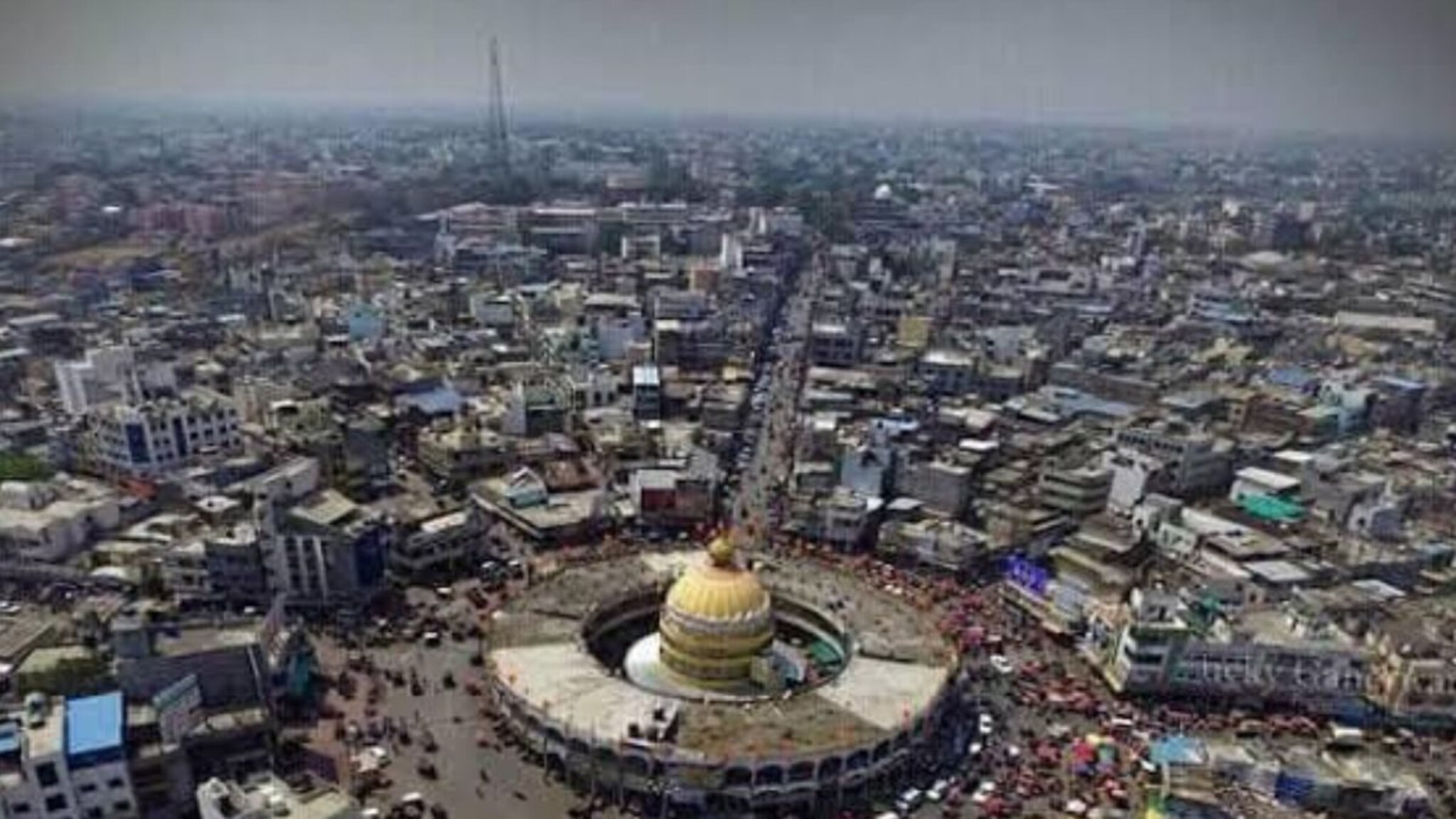 देशातील पहिला मॉल एकाच ठिकाणी येतात तब्बल 16 रस्ते, PHOTOS