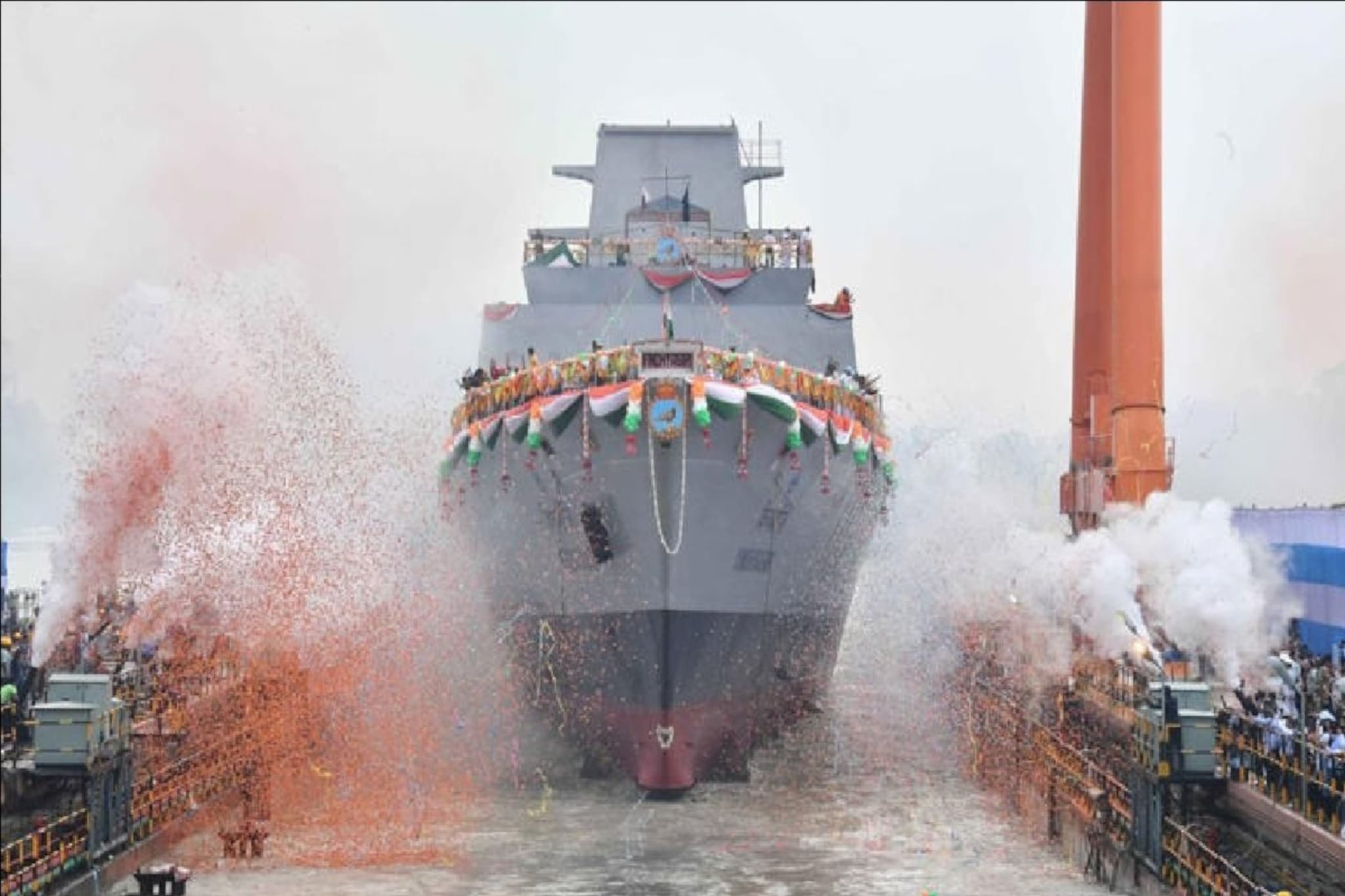 शत्रूंना भरली धडकी, अशी आहे मेड इन इंडिया INS Vindhyagiri युद्धनौका!