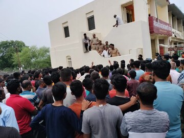 जळगावमध्ये अल्पवयीन मुलीवर अत्याचारानंतर हत्या, ग्रामस्थ आक्रमक