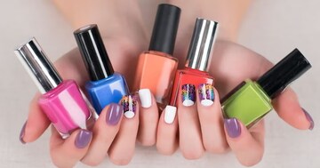 नेलपेंट्स सुकल्यावर फेकून देता? थांबा 'या' टिप्स वापरून त्याचा पुनर्वापर करा नेलपेंट्स सुकल्यावर फेकून देता? थांबा 'या' टिप्स वापरून त्याचा पुनर्वापर करा