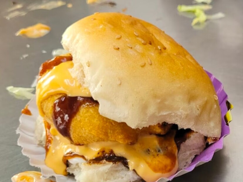  पनीर वडापाव : यामध्ये बटाटा आणि पनीर एकत्र करून हा वडापाव तयार केला जातो 