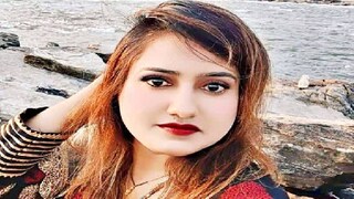 (सना खान)