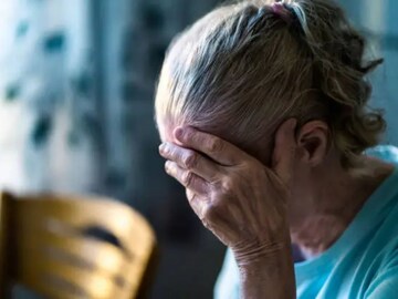 लग्नाच्या 40 वर्षांनंतर महिलेनं पतीला दिलं विष लग्नाच्या 40 वर्षांनंतर महिलेनं पतीला दिलं विष