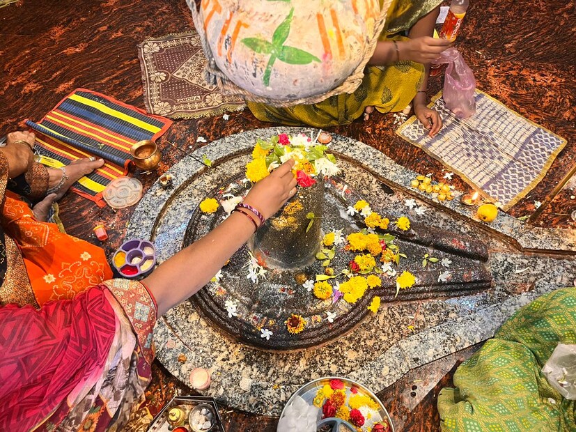 तेव्हा अनेकदा हे मंदिर या पुराच्या पाण्यामध्ये कित्येक दिवस पाण्याखाली देखील राहिले आहे. मात्र मंदिराची जडणघडण ही जुन्या पद्धतीने असल्यामुळे आतापर्यंत मंदिराचे काहीही नुकसान झाले नाही.