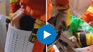  खेळताना वॉशिंग मशिनच्या ड्रायरमध्ये अडकला चिमुकला