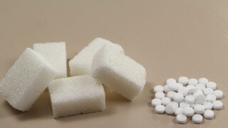 शुगर फ्री टॅब्लेट्स साखरेसारख्या चवीला गोड असतात, मात्र यामध्ये कॅलरीज नसतात.