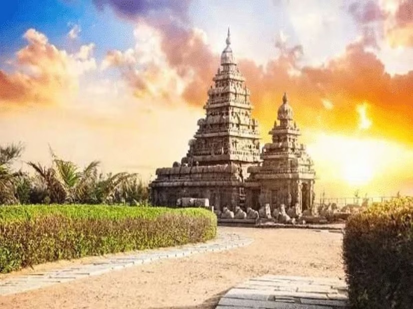 भारतात अनेक मंदिरं आहेत. देशातल्या सर्वांत श्रीमंत 10 मंदिरांबाबत जाणून घेऊ या. या मंदिरांमध्ये दर वर्षी कोट्यवधी रुपयांचे दान येतं. तसंच या मंदिरांत कोट्यवधी रुपयांचे मौल्यवान दागिनेही आहेत. 