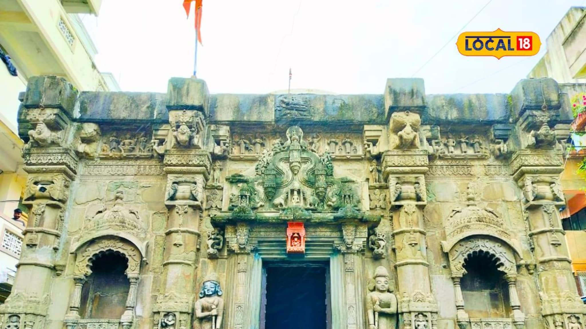 तुम्हाला माहितीये का? पुण्यात 1770 मध्ये संपूर्ण दगडात बांधण्यात आलं होतं हे मंदिर!