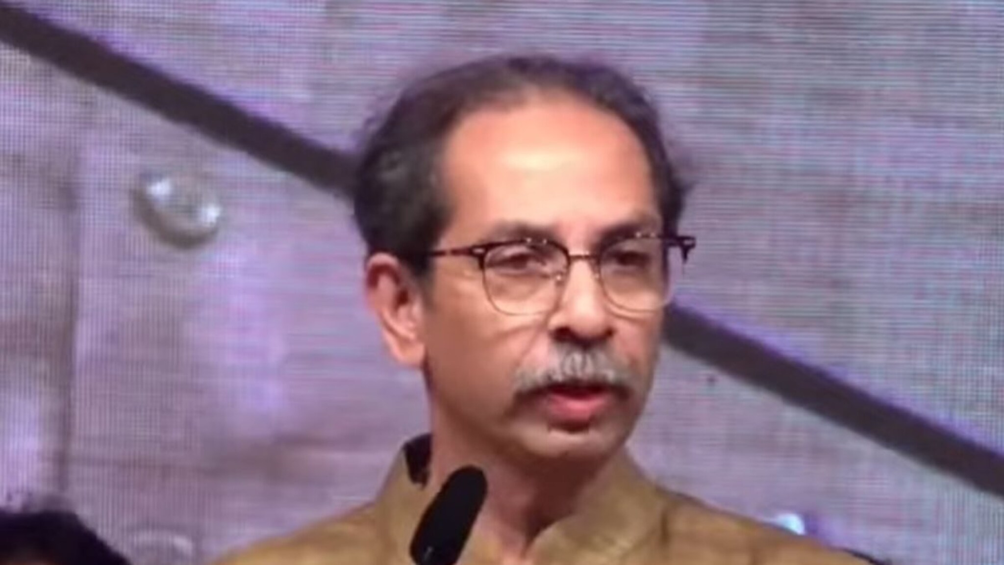 मी मुफ्ती यांच्या शेजारी बसलो कारण..; उद्धव ठाकरेंनी पुन्हा भाजपला डिवचलं