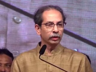 दुष्काळी दौऱ्यातून ठाकरेंचा हल्लाबोल 
