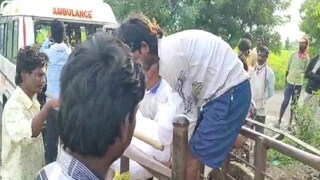 वर्ध्यात रस्त्याअभावी मृत्यूनंतरही हाल.