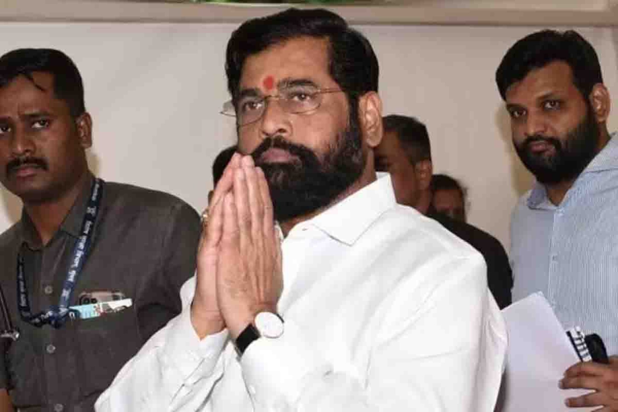 मराठा आरक्षणासाठी सर्वपक्षीय बैठक, राज्य सरकारची ऑफर जरांगे पाटील स्वीकारणार?