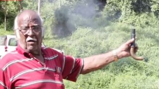 प्राणी, पक्ष्यांच्या हल्ल्यामुळे पिकांचं मोठं नुकसान होतं. परिणामी शेतकऱ्यांना आर्थिक नुकसान सहन करावं लागतं. प्राणी, पक्ष्यांच्या हल्ल्यामुळे पिकांचं मोठं नुकसान होतं. परिणामी शेतकऱ्यांना आर्थिक नुकसान सहन करावं लागतं.