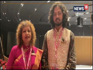 माय लेकाच्या संतूर वादनाने मंत्रमुग्ध झाले 20 देशातील प्रमुख नेते माय लेकाच्या संतूर वादनाने मंत्रमुग्ध झाले 20 देशातील प्रमुख नेते