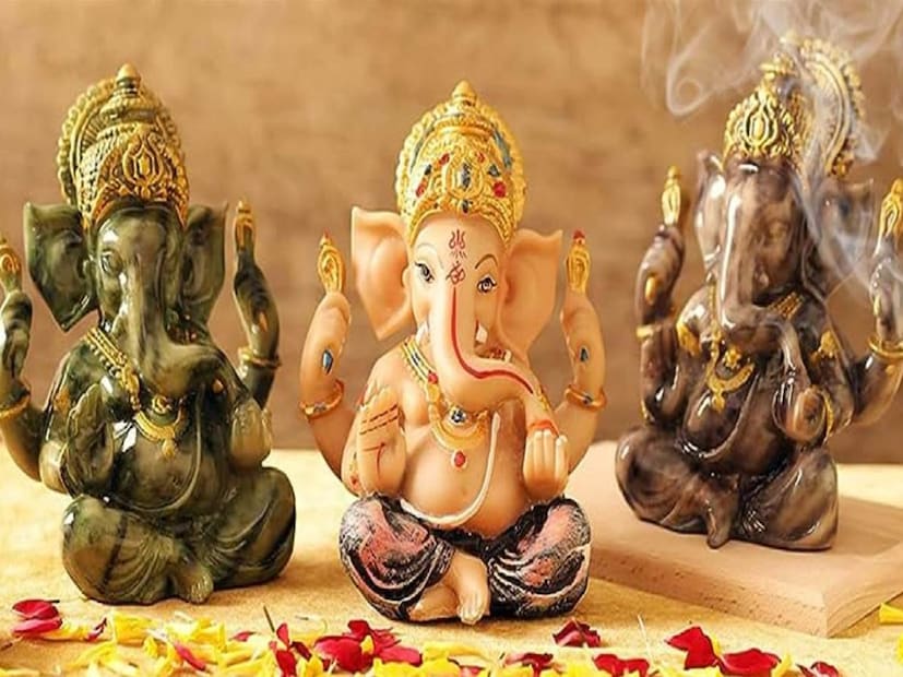 घरामध्ये गणपतीचे चित्र लावताना लक्षात ठेवा की चित्रात मोदक आणि उंदीर असणे आवश्यक आहे. यामुळे घरात भरभराट राहते.