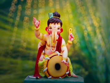 अंगारकी संकष्टीची पूजा कशी करावी? पूजेसाठी दुपारी 1 तासाचा मुहूर्त चुकवू नका अंगारकी संकष्टीची पूजा कशी करावी? पूजेसाठी दुपारी 1 तासाचा मुहूर्त चुकवू नका