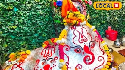 एकाच बाप्पाची तीन रूप, कुठे आहे हे देऊळ पाहा एकाच बाप्पाची तीन रूप, कुठे आहे हे देऊळ पाहा