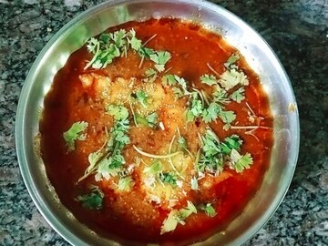 मराठा पाटवडी आणि झणझणीत रस्सा कसा बनवाल? पाहा सोपी रेसिपी मराठा पाटवडी आणि झणझणीत रस्सा कसा बनवाल? पाहा सोपी रेसिपी