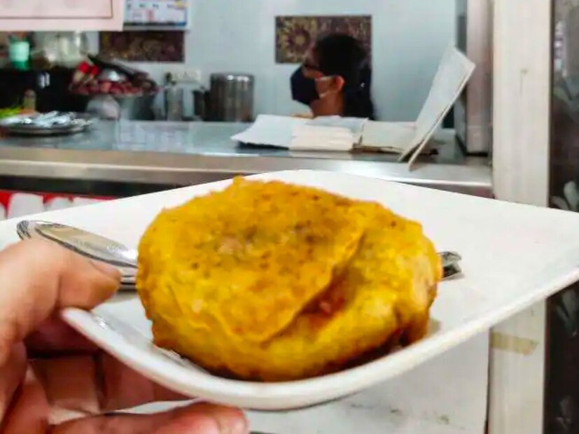  प्रभा विश्रांतीगृह : 1940 पासून पुणेकर हक्काने ज्या ठिकाणी नाश्ता अथवा जेवण करायला जातात असे ठिकाण म्हणजे प्रभा विश्रांती गृह. गेल्या 43 वर्षांपासून सुरु असलेल्या प्रभा विश्रांतीगृहमध्ये वडा खाण्यासाठी आजही खव्वयांची येथे गर्दी होते. कै.सरस्वतीबाई परांजपे यांनी शनिवार पेठेतील केसरी वाड्यासमोर हे विश्रांतीगृह सुरु केले होते. पुणेकर या ठिकाणी साबुदाना वडा आणि बडाटा वडा खाण्यासाठी या ठिकाणी आवर्जून येत असतात .