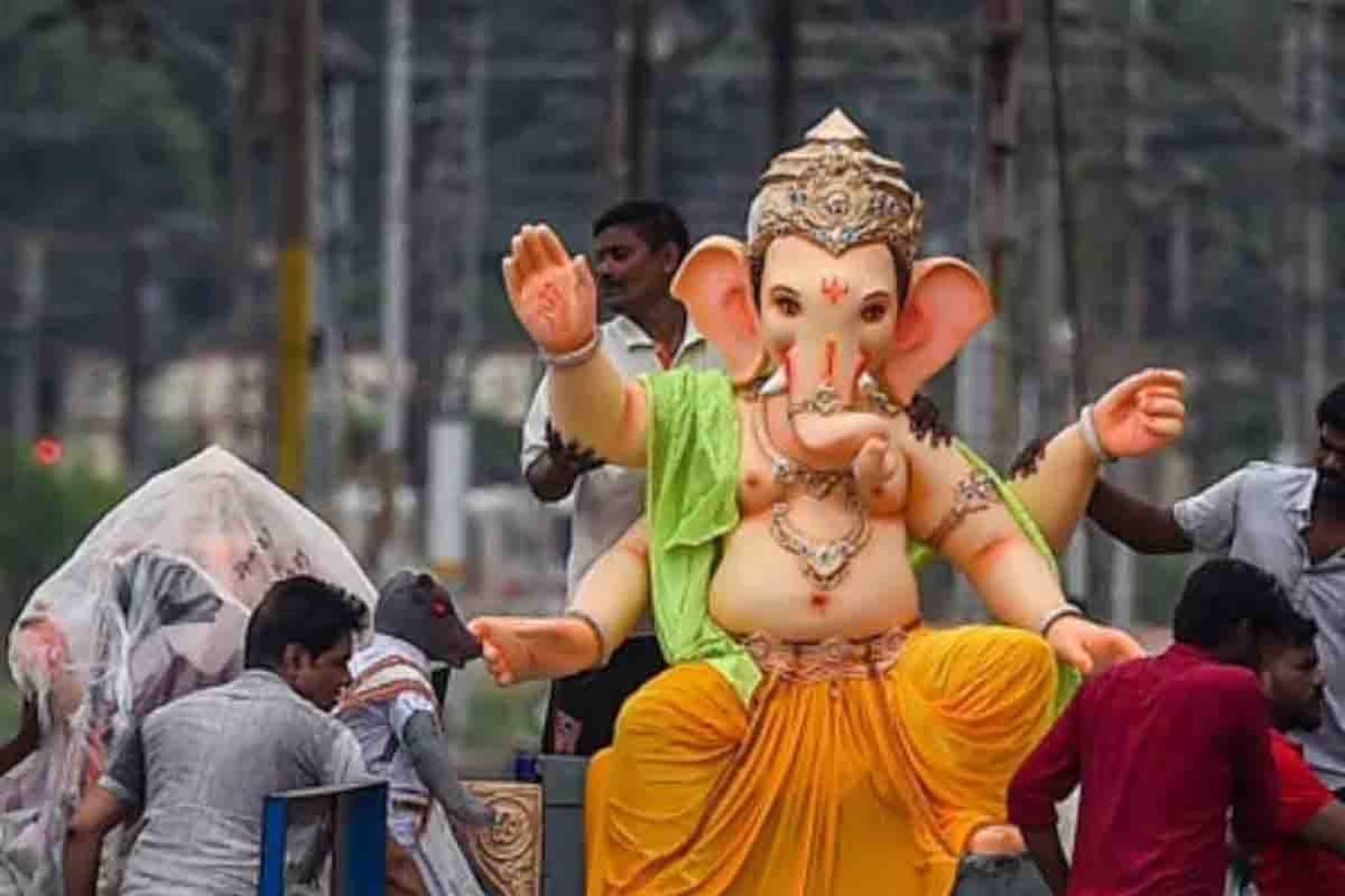 गणेशाची ही 108 नावं, 10 दिवसांपर्यंत करा जप, आयुष्यातील सर्व अडचणी होतील दूर