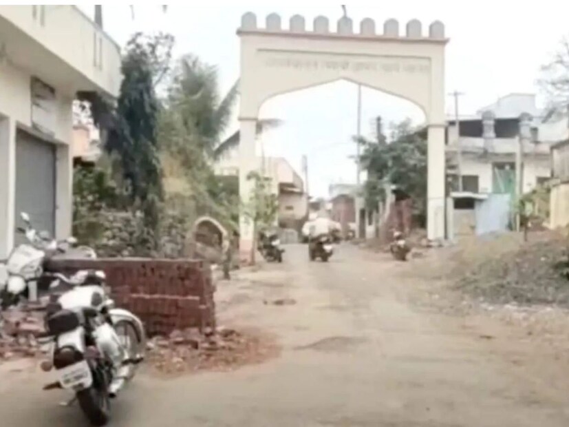 सोने -चांदीच्या व्यवसायानिमित्त गावातील लोक देशभर विखुरलेले आहेत. तरीही ते शाकाहारी आहेत. गावात लग्नानंतर येणाऱ्या मुलींनाही शाकाहारी राहावं लागेल हे मान्य करावं लागतं.