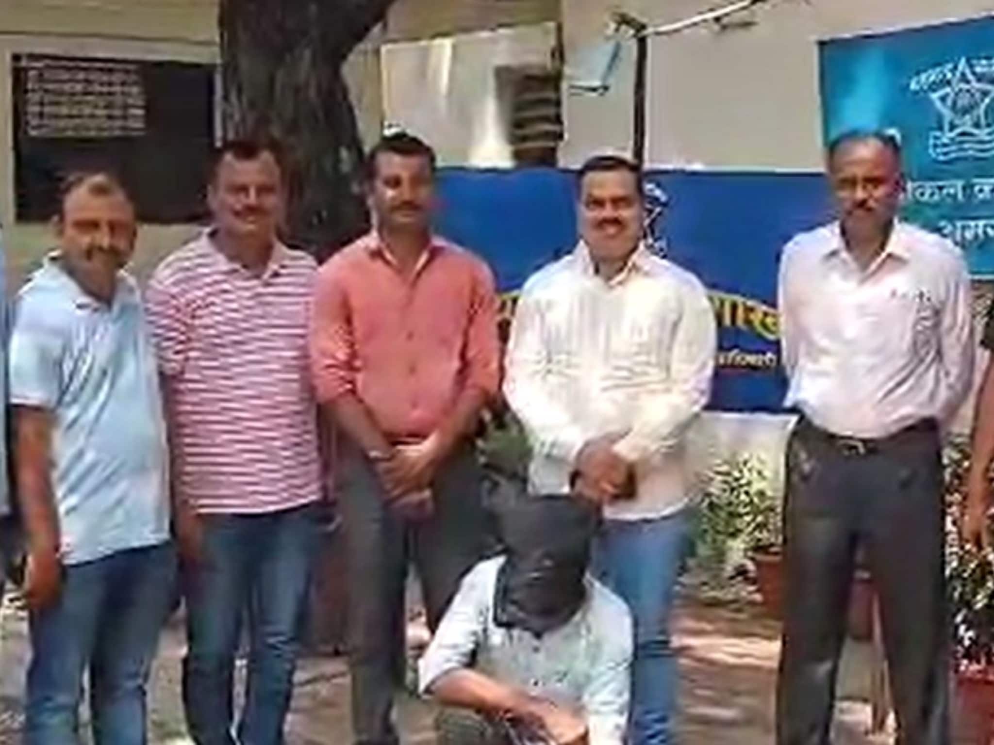 खोलीमधून येत होता दुर्गंध पोलिसांनी दार उघडताच बसला धक्का; अमरावती हादरली!
