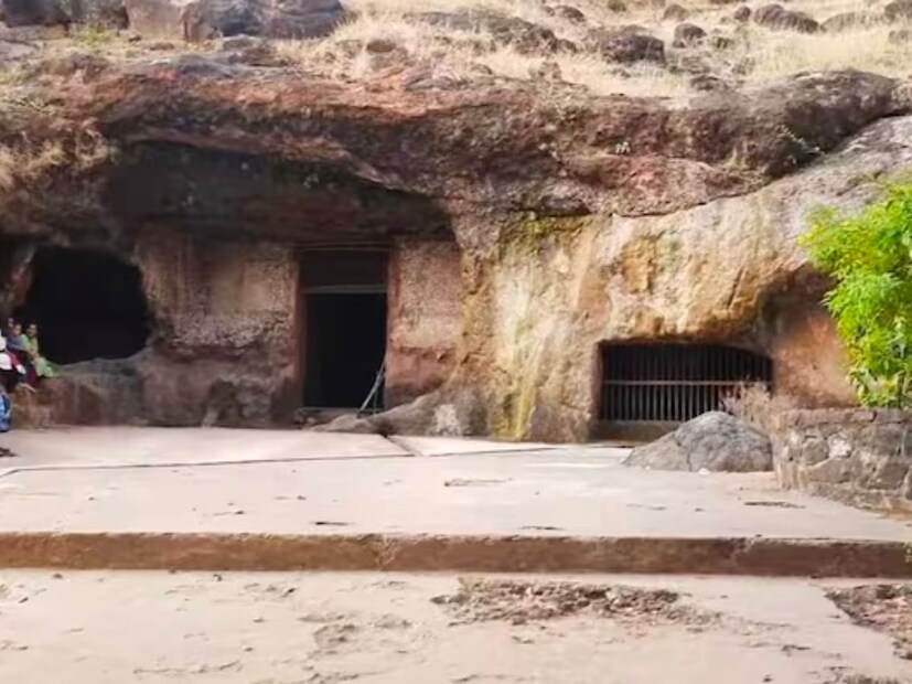 बुद्धकालीन लेणी, पोहाळे : श्रीक्षेत्र जोतिबा या ठिकाणी कोल्हापूर-वडणगे-कुशिरे मार्गाने जाताना पोहाळे येथे डोंगरात कोरलेली बुद्धकालीन लेणी लागतात. हे ठिकाण देखील भेट देण्यासाठी अत्यंत चांगले ठिकाण आहे. कोल्हापूरपासून 15 किमी अंतरावर ही लेणी आहेत. रोडपासून डोंगरावरच थोड्या खालच्या बाजूला गेल्यानंतर डोंगराच्या कुशीत ही लेणी निदर्शनास पडतात.