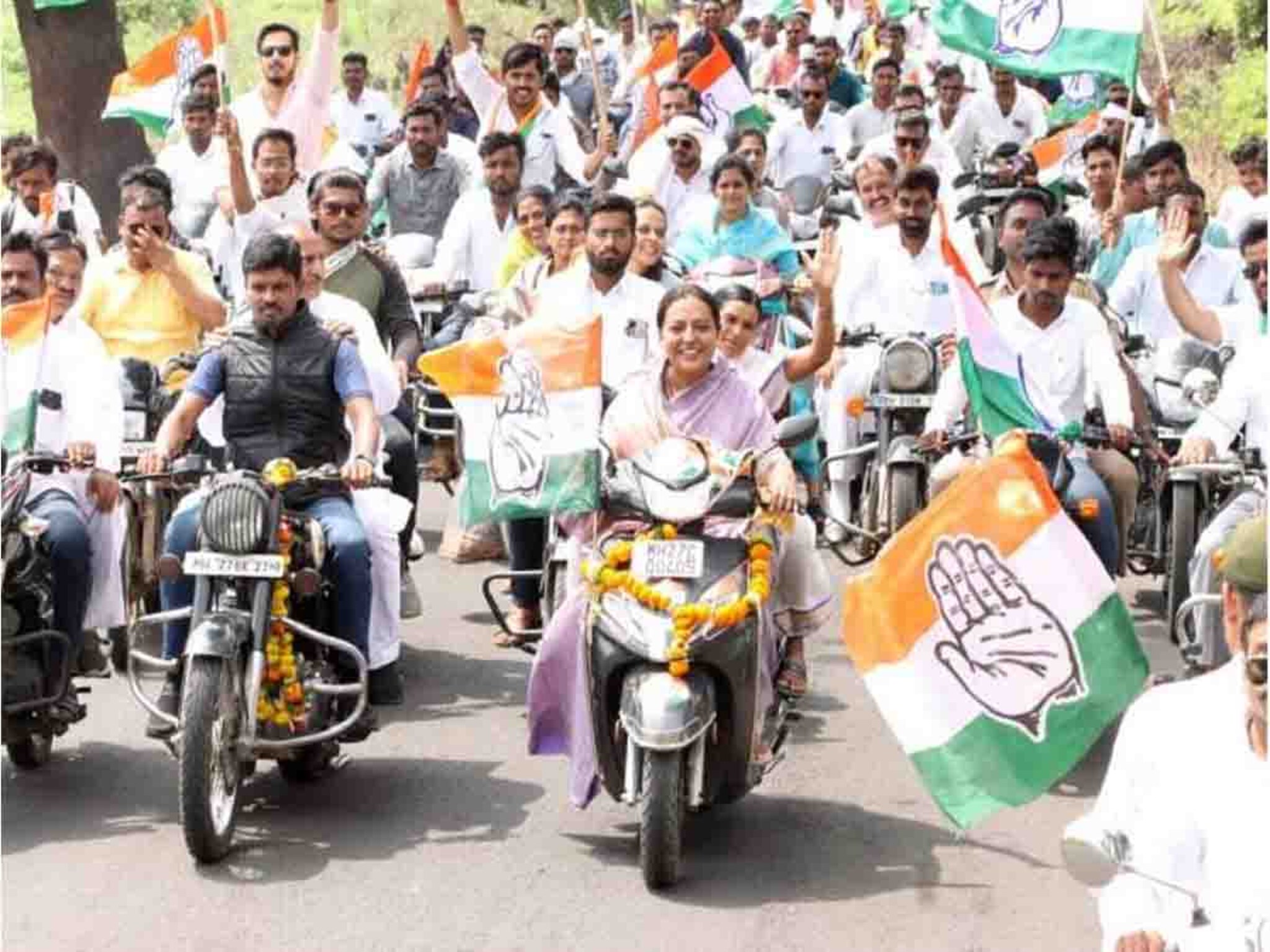 काँग्रेस जनसंवाद यात्रेत मोटरसायकल रॅलीत अपघातात जखमी झालेल्या व्यक्तीचा मृत्यू