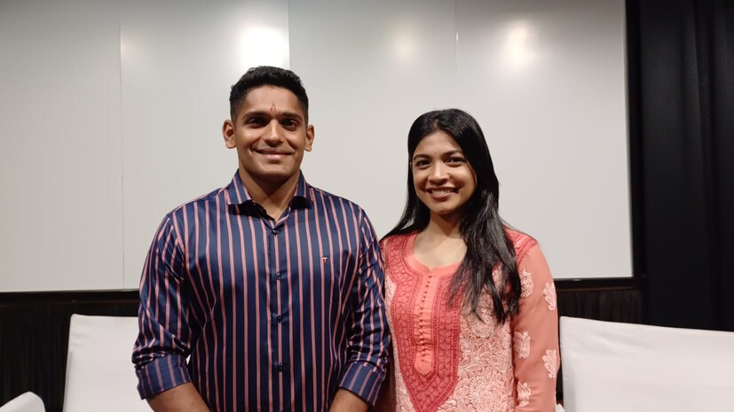 नभाने फाईन आर्ट मध्ये शिक्षण घेतले असून तिचा स्वतःचा व्यवसाय आहे. त्यामुळे आयपीएलमध्ये भल्याभल्यांची विकेट उडवणाऱ्या तुषारची विकेट नभाने घेतली, अशी चर्चा सुरू आहे.