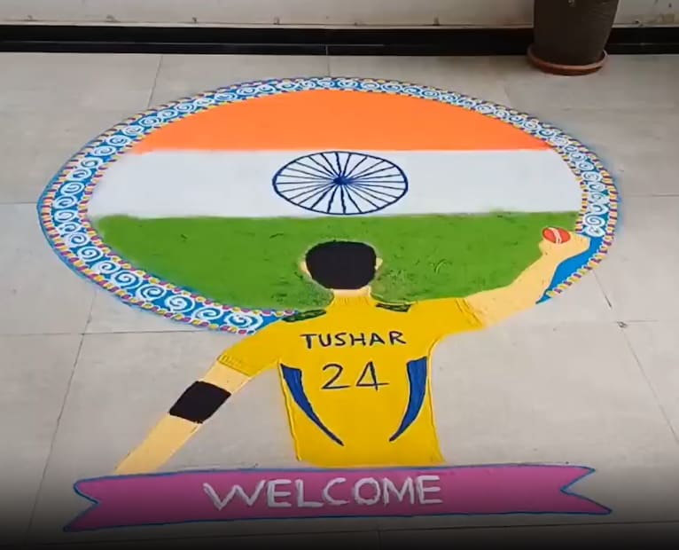आयपीएल मधील चेन्नई सुपर किंग्ज टीमधील उगवता तारा म्हणजेच कल्याणमध्ये राहणारा तुषार देशपांडे होय. सर्वसामान्य कुटुंबात मोठा झालेला तुषार आता लवकरच विवाह बंधनात अडकणार आहे. जून महिन्यात तुषारचा साखरपुडा झाला असून डिसेंबर महिन्यात तो लग्न करत आहे. आयपीएल मधील चेन्नई सुपर किंग्ज टीमधील उगवता तारा म्हणजेच कल्याणमध्ये राहणारा तुषार देशपांडे होय. सर्वसामान्य कुटुंबात मोठा झालेला तुषार आता लवकरच विवाह बंधनात अडकणार आहे. जून महिन्यात तुषारचा साखरपुडा झाला असून डिसेंबर महिन्यात तो लग्न करत आहे.