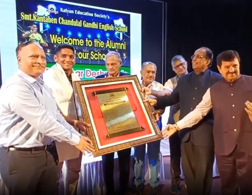 एखादे उद्दिष्ट निश्चित करून त्या उद्दिष्टाचा पाठलाग करत त्यासाठी सर्वस्व झोकून देत मेहनत करण्याची तयारी असेल, तर सुविधा असोत वा नसोत तुम्हाला यशापासून कोणीही रोखू शकत नाही, असा यशाचा मंत्र तुषारने नवोदित खेळाडूंना दिला.