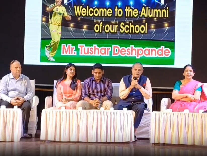विशेष म्हणजे तो ज्या शाळेत शिकला त्या कल्याणमधील के. सी. गांधी शाळेने त्याचा सत्कार समारंभ आयोजित केला होता. यावेळी त्याचे क्रिकेटचे सर्व कोच, वडील उदय देशपांडे आणि त्याची होणारी पत्नी नभा गड्डमवार देखील उपस्थित होती.