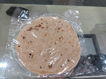 आता खा वर्षभर टिकणारी पोळी; पुण्याच्या इंजिनिअरनं असा लावला शोध PHOTOS