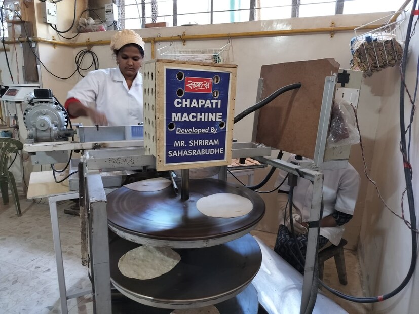 पुण्यात राहणारे श्रीराम सहस्त्रबुद्धे हे फ्रोझन पोळी तयार करतात. व्यवसाने इंजिनिअर असणारे श्रीराम सहस्त्रबुद्धे यांनी 6 वर्षा पूर्वी या पोळ्यांच्या व्यवसायाला सुरुवात केली. 