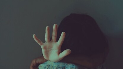 खाऊचं आमिष देत चिमुकलीचं अपहरण (प्रतिकात्मक फोटो) 