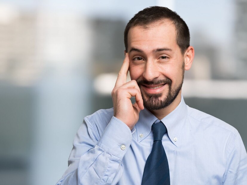 बुद्धिमान - बुद्धिमान पुरुषांना क्रूर आण दुष्ट स्वभावाच्या महिलेवर कधीच प्रेम करू नये. नाहीतर ती त्याच्या बुद्धीवर ग्रहण लावते. अशी महिला त्या पुरुषाची ऊर्जा आणि धन नष्ट करणारी असते. (सर्व फोटो प्रतीकात्मक)