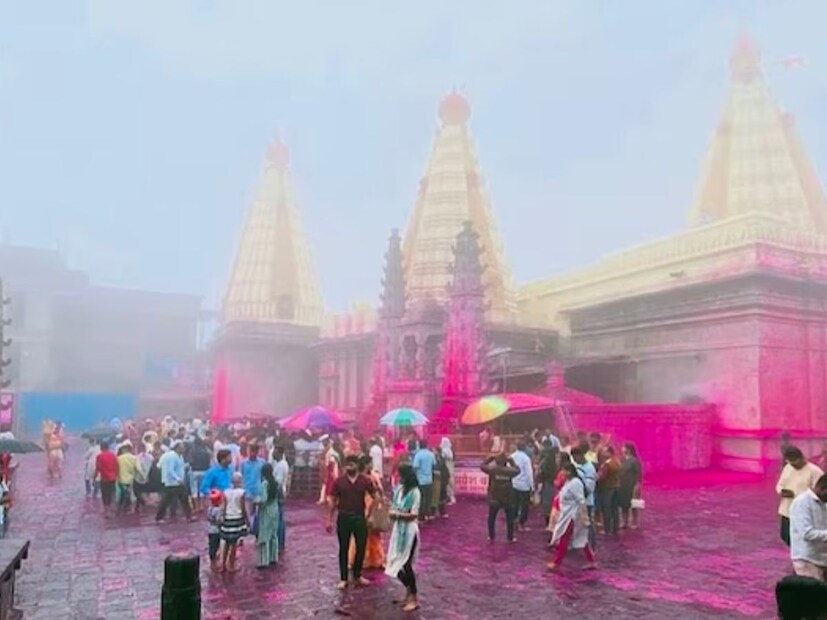 जोतिबा : पन्हाळ्याच्या भेटीत इतिहासात डोकावल्यानंतर तेथून जवळच दुसरे एक पर्यटनस्थळ आहे. कोल्हापुरातील एक महत्त्वाचे तीर्थक्षेत्र आणि अजून एक थंड हवेचे ठिकाण असलेले पर्यटनस्थळ म्हणजे वाडी रत्नागिरीचे श्रीक्षेत्र जोतिबा. महाराष्ट्र आणि बाहेरून कित्येक जोतिबा भक्त या ठिकाणाला आवर्जून भेट देत असतात.