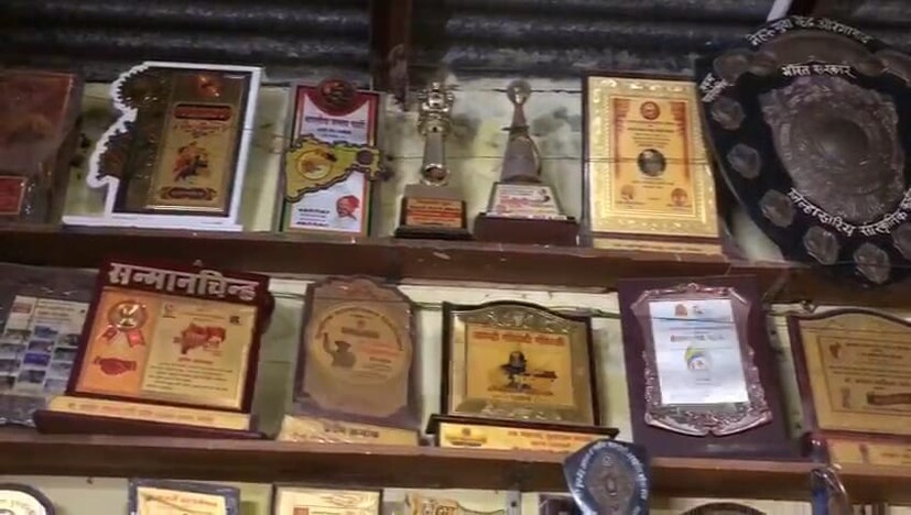 रामानंद यांचे मोठे बंधू कल्याण उगले हे गीतलेखन काम करतात. तसेच काही वर्षांपासून शहरातील एका महाविद्यालयात लोककलेचा प्रशिक्षण देखील ते देत आहेत. सध्या उगले यांच्याकडे 30 विद्यार्थी शिकत असून अतिशय नाममात्र शुल्क यासाठी आकारले जाते.