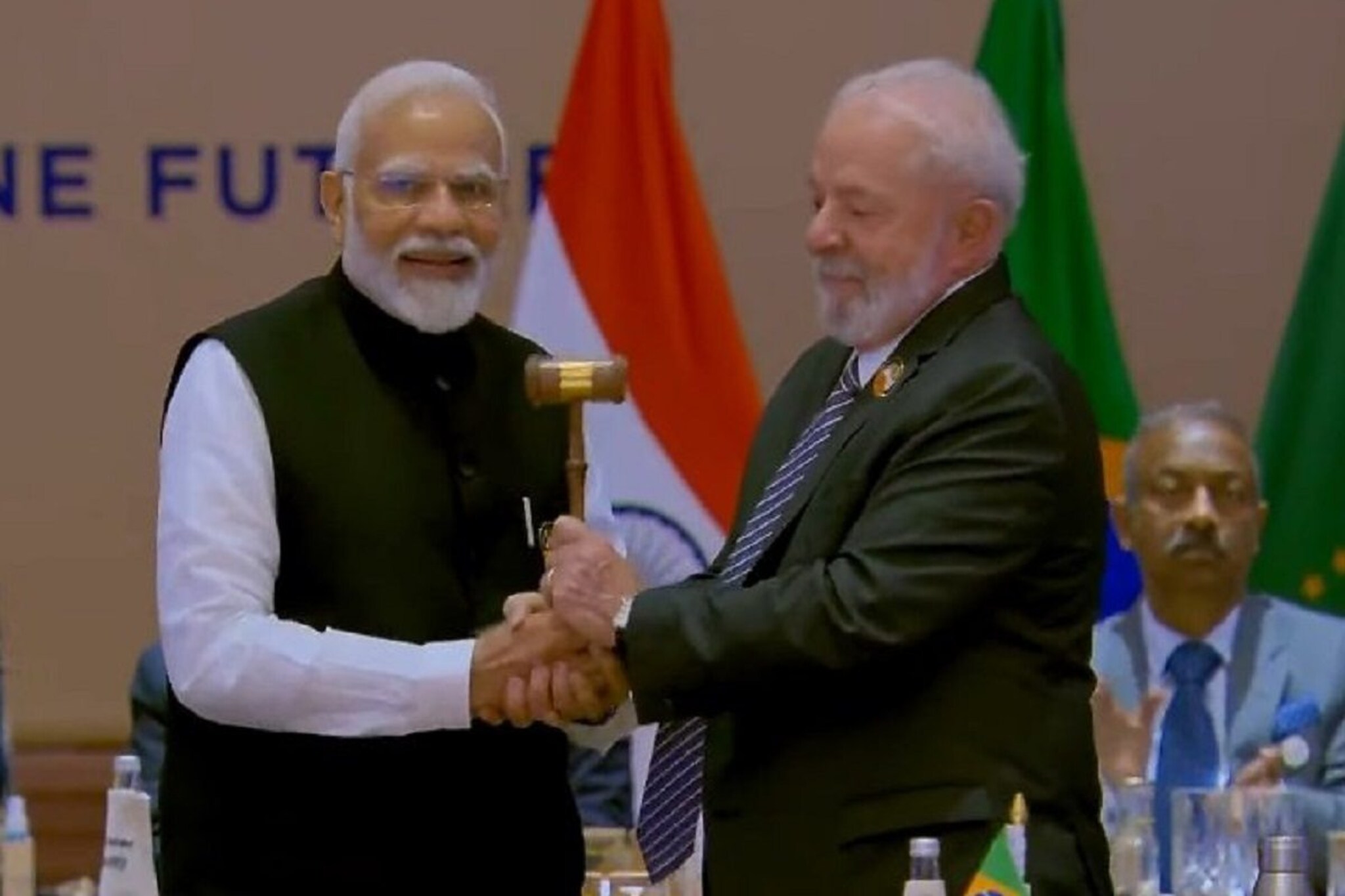 G20 Summitचे अध्यक्षपद ब्राझीलकडे, PM मोदींनी लुला डा सिल्वांकडे सोपवली बॅटन