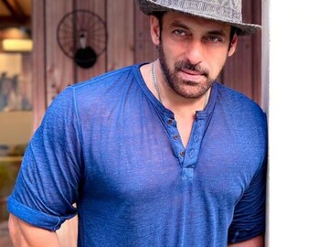 'अखेर वहिनी सापडली...' सलमान खानच्या फोटोतील 'ती' नक्की कोण? 'अखेर वहिनी सापडली...' सलमान खानच्या फोटोतील 'ती' नक्की कोण?