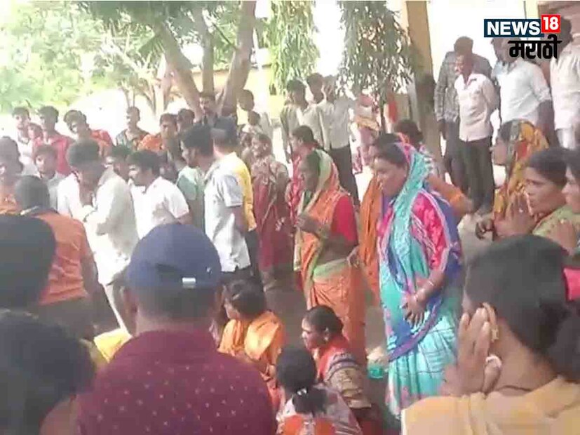 मुख्यमंत्री एकनाथ शिंदे यांनी फोनद्वारे सोलापूरचे जिल्हाधिकारी कुमार आशीर्वाद यांना हे आदेश दिले आहेत.