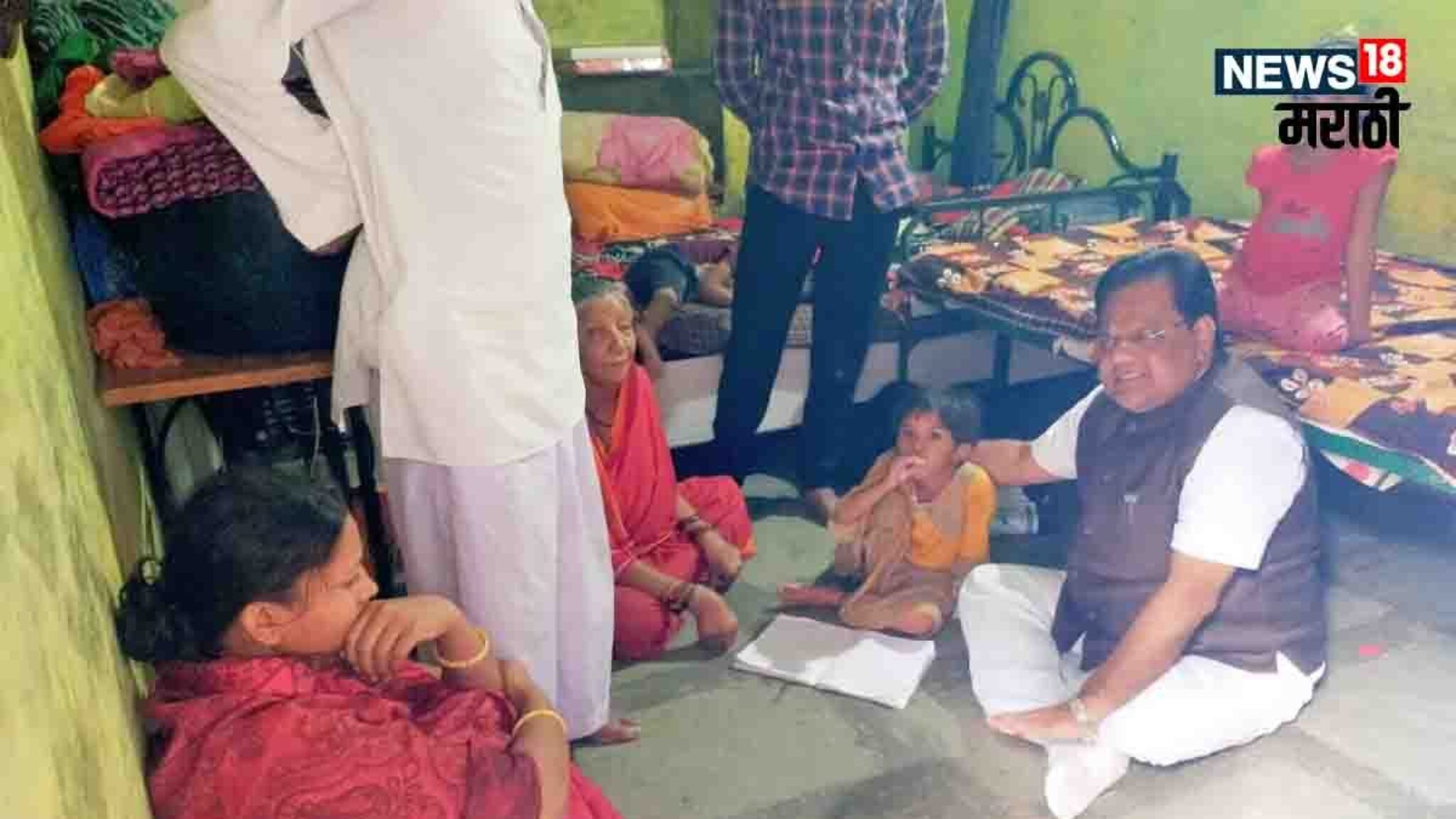 Maratha reservation : 'काही अडचण आली तर..' मराठा आरक्षणासाठी बलिदान देणाऱ्या कुटुंबाचं पालकत्व तानाजी सावंतांनी घेतलं