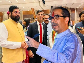ऋषी सुनक यांच्यासोबतच्या फोटोवरून उद्धव ठाकरेंचा वार, मुख्यमंत्र्यांचा पलटवार ऋषी सुनक यांच्यासोबतच्या फोटोवरून उद्धव ठाकरेंचा वार, मुख्यमंत्र्यांचा पलटवार