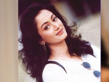 बॉलिवूड सोडलं अन् चमकलं स्वदेश फेम अभिनेत्री नशीब,आहे इतक्या कोटींची मालकीण