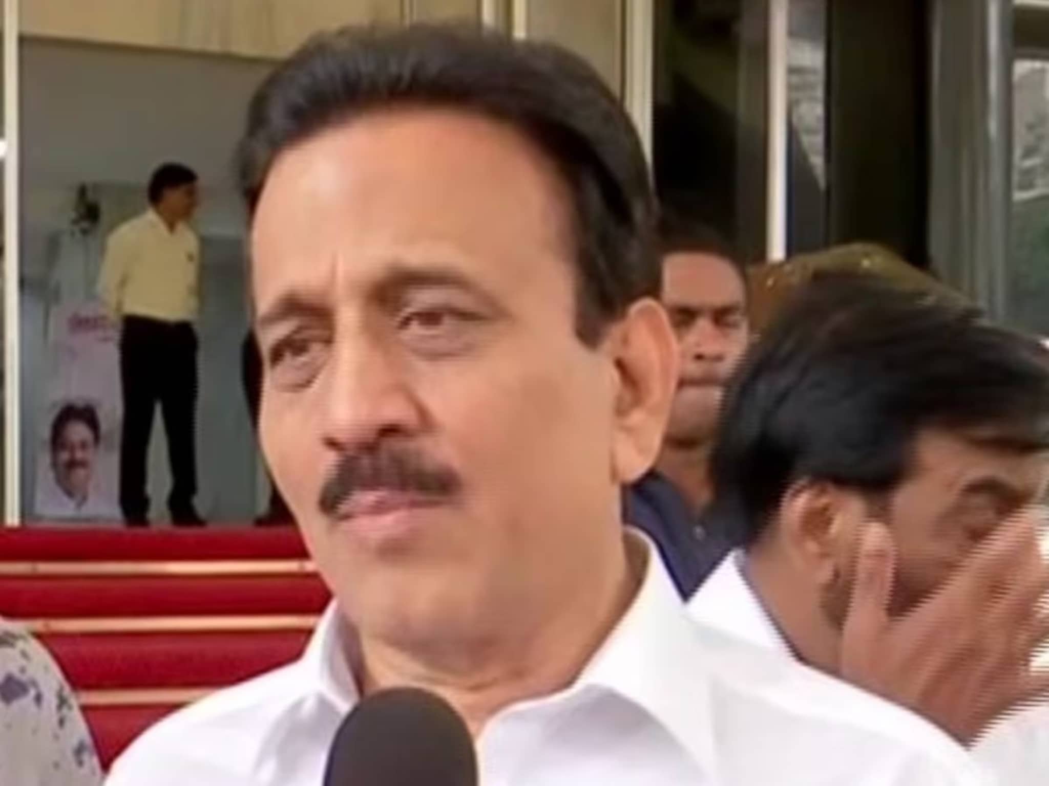 गिरीश महाजन लोकसभा लढवणार? चंद्रकांत पाटलांचं मोठं वक्तव्य