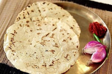 भाकरी काही वेळाने कडक होते, मऊ राहण्यासाठी वाचा भन्नाट टिप्स, कारभारी होतील खुश