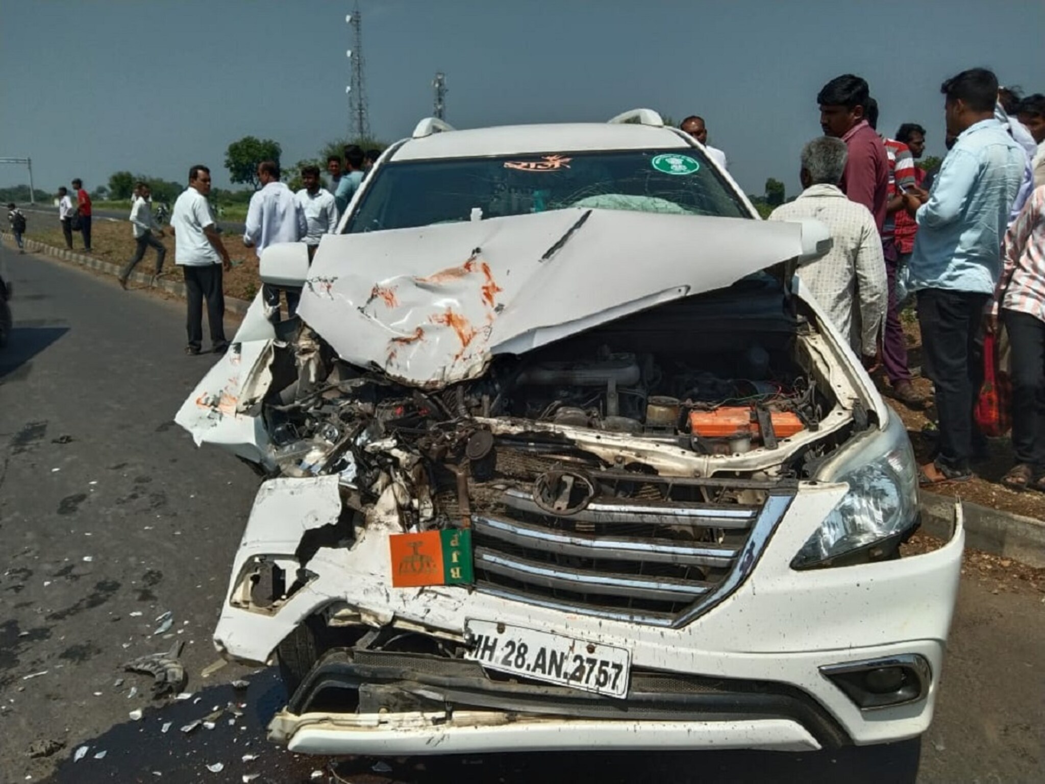 Buldhana: भाजप नेते आणि माजी आमदाराच्या गाडीला भीषण अपघात, रुग्णालयात उपचार सुरु