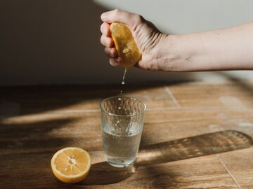 उकाडा वाढलाय खरं पण मुलांना चुकूनही देऊ नका लिंबू; परिणाम पाहून अंगावर काटा येईल