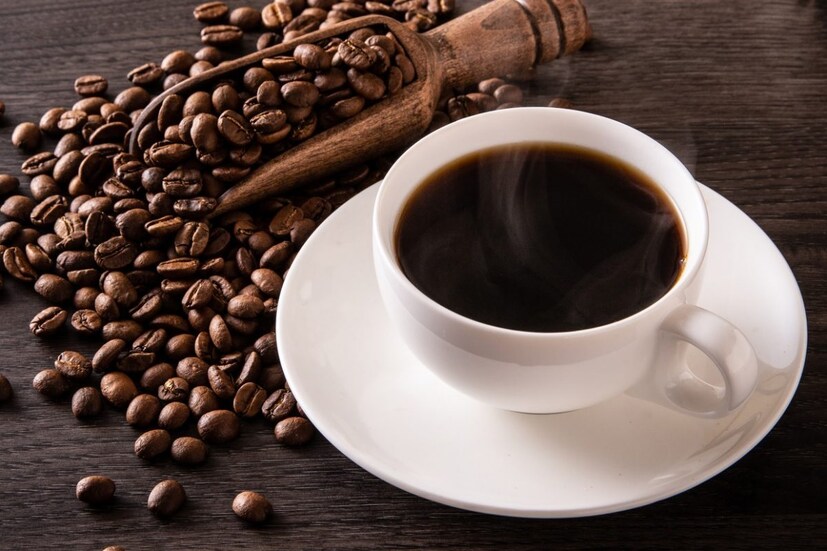 कॉफीचा वापर मुंग्यांना घालवण्यासाठी देखील केला जाऊ शकतो. तेव्हा तुम्ही मुंग्यांवर कॉफी ओतू शकता किंवा कॉफी पाण्यात मिसळून हे पाणी मुंग्यांवर फवारू शकता.